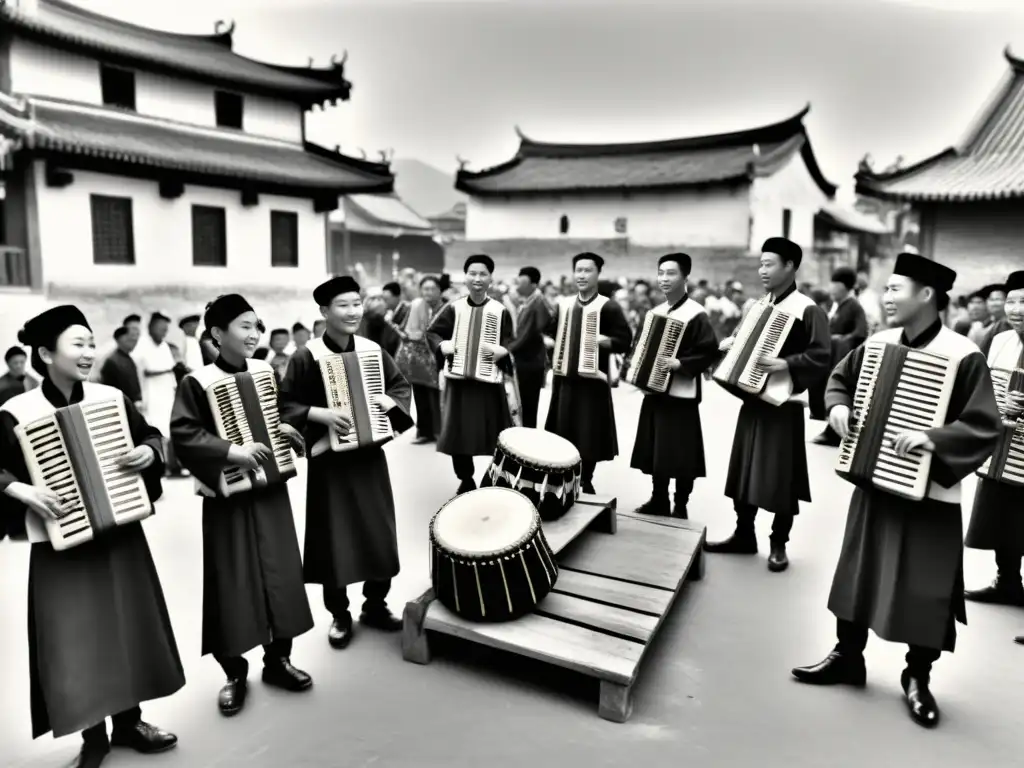 Grupo de músicos Hakka tocando instrumentos tradicionales en una plaza del pueblo, mostrando la influencia del Hakka en música